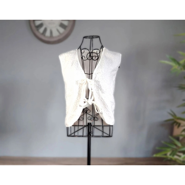 Women's sleeveless vest with tie - Cosy & urban style