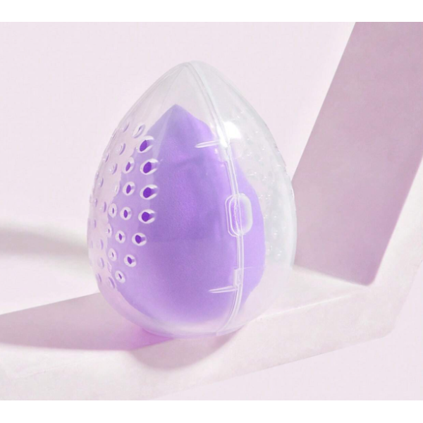 Make-up-Schwamm mit seiner Box