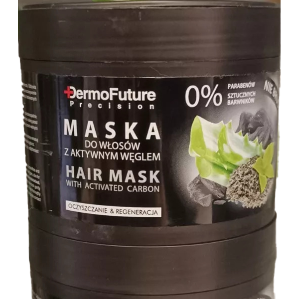 Maschera per capelli a carbone attivo