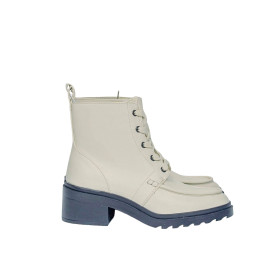 Stivali ecru da donna – stile mocassin chic e raffinato