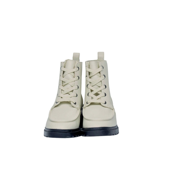Stivali ecru da donna – stile mocassin chic e raffinato
