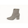 Botas ajustadas de ante gris con tacón — Amazon Essentials