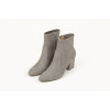 Graue Wildleder-Stiefel mit Absatz – Amazon Essentials