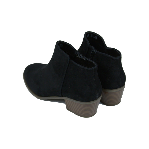 Botines bajos de ante con tacón pequeño
