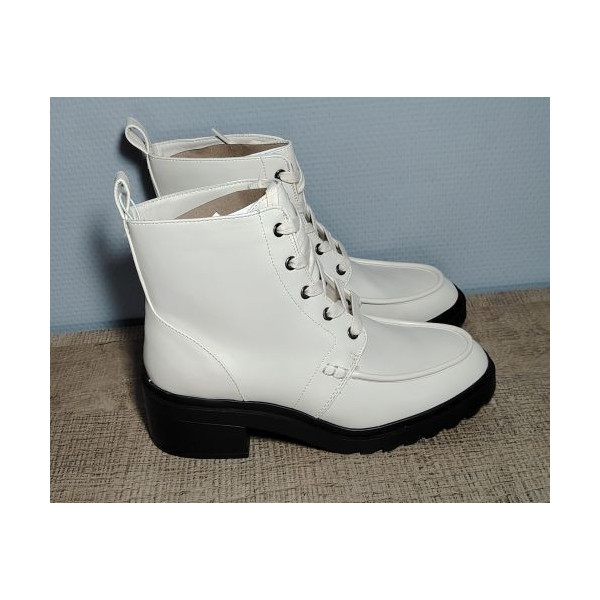 Bottes écru femme – Style mocassin chic et raffiné