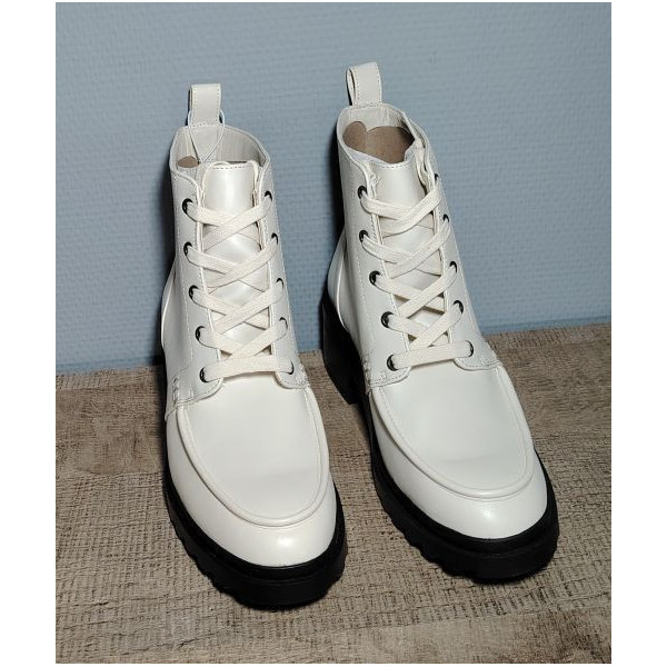 Bottes écru femme – Style mocassin chic et raffiné
